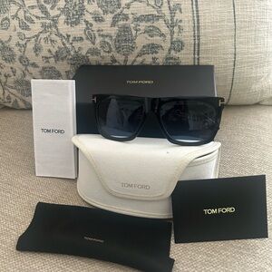Tom Ford Black Sunglasses with Premium Accessories